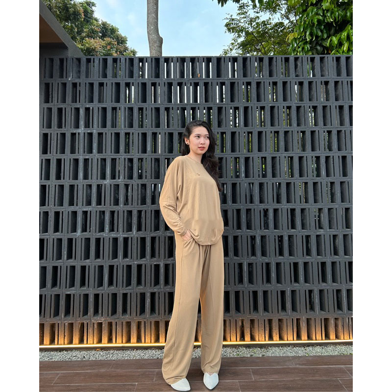 Referensi Outfit Wanita Kekinian di Tahun 2025