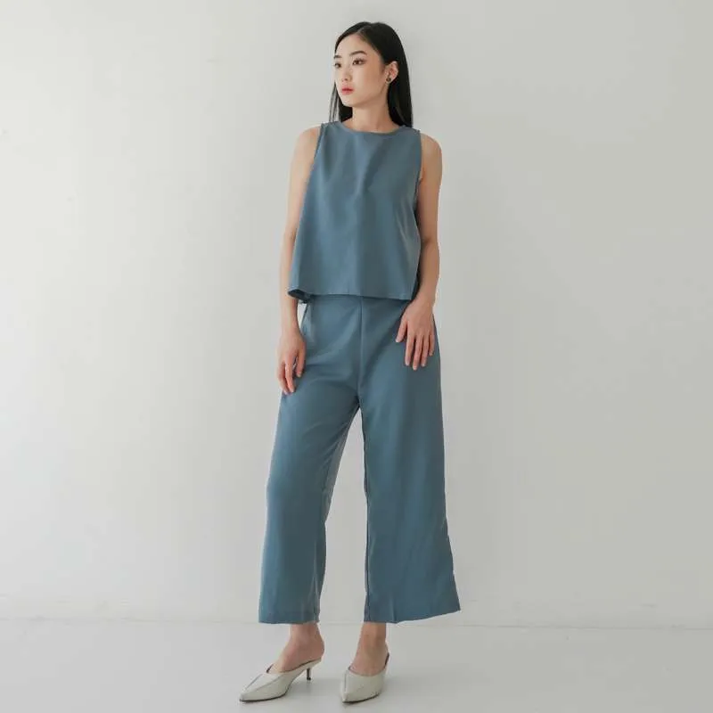 Referensi Outfit Wanita Kekinian di Tahun 2025