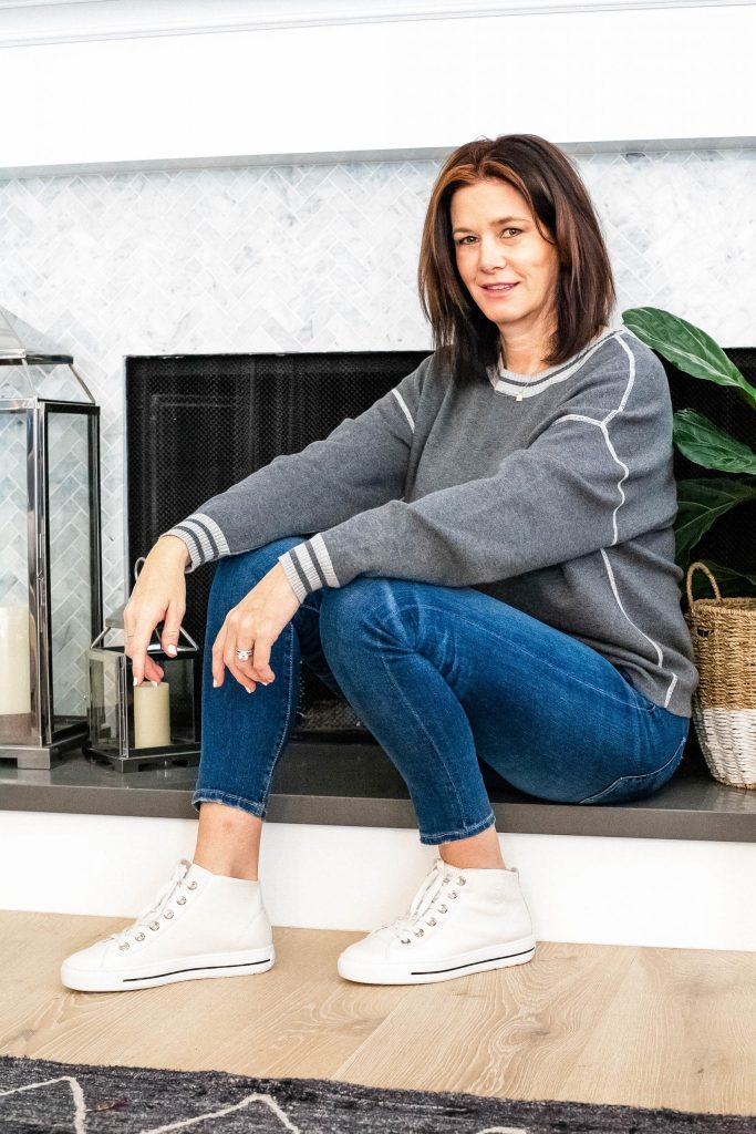 Sneakers Tinggi vs Rendah: Menjelajahi Gaya dan Fungsi