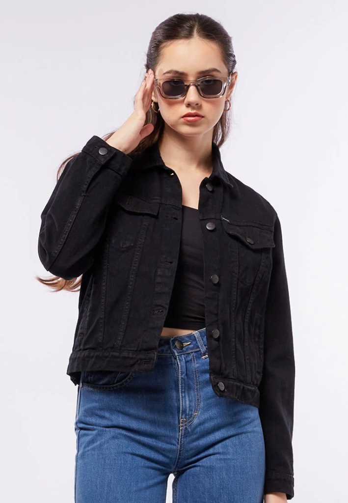 Warna Jaket Universal untuk Tampilan Stylish Setiap Hari