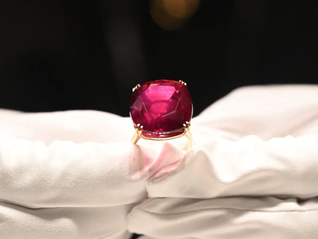 Berikut Tips Membedakan Batu Ruby Asli dan Palsu!