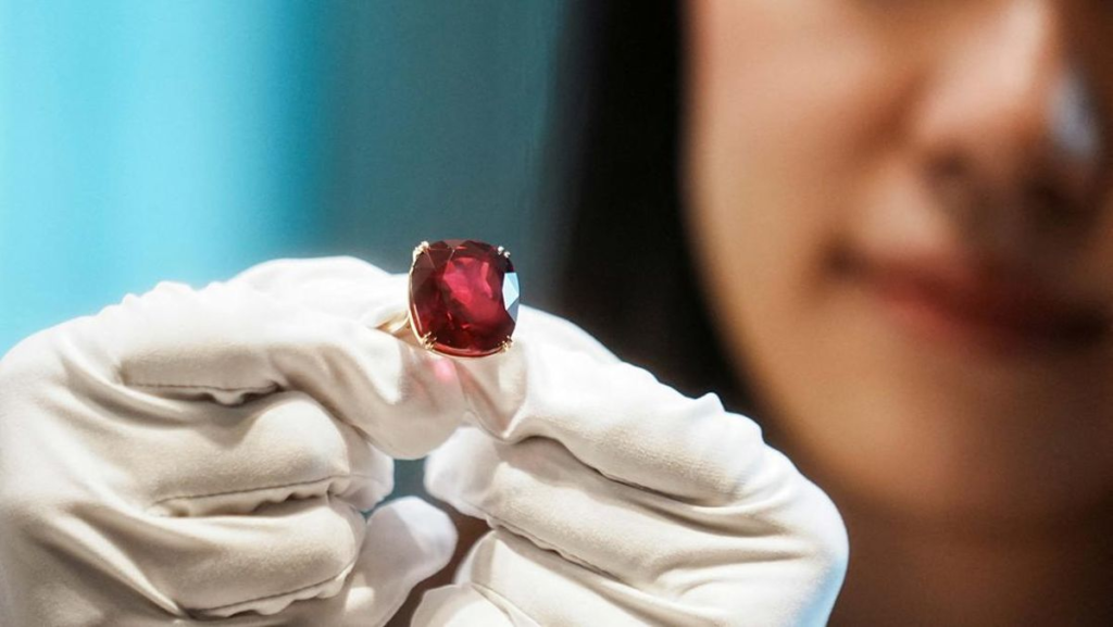 Berikut Tips Membedakan Batu Ruby Asli dan Palsu!