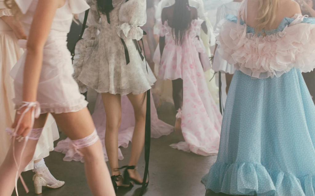 Apa Itu Coquette Aesthetic? Tren Fashion Feminin nan Elegan!