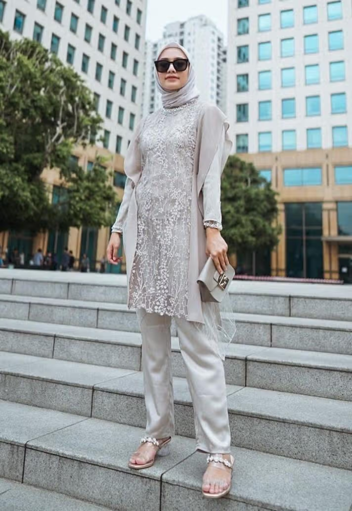 Modern namun Tak Lupa Asal: The Charm of Kebaya Tunik Brokat